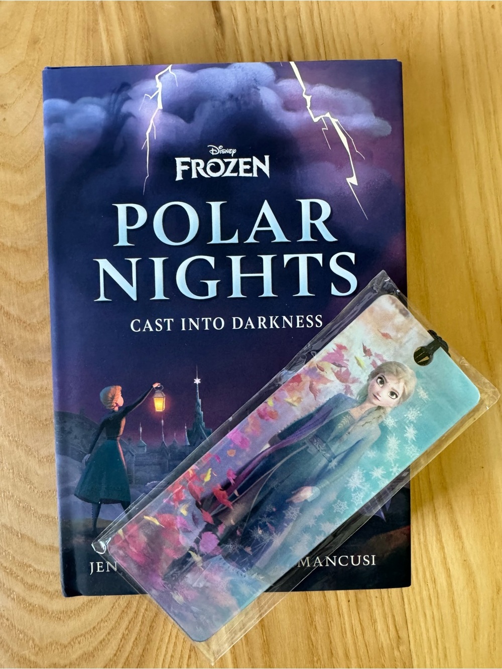 NEW Disney Frozen Polar Nights Hardcover + 4 Elsa Anna Holographic Bookmarks